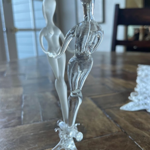 Italian Blown glass figurine. Size 6.5"in. x 4"in. x 3" in. - Picture 2 of 6
